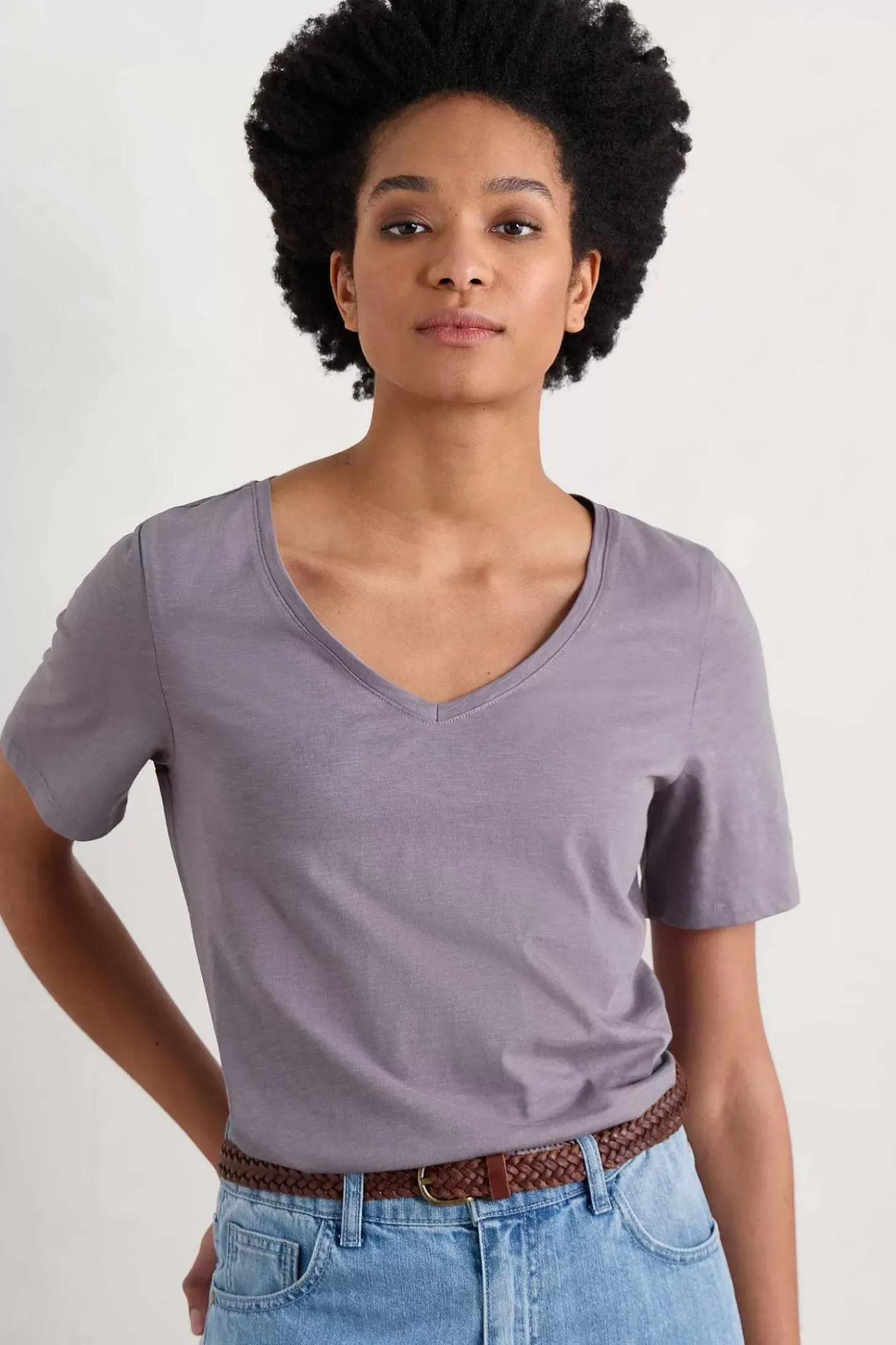 Burdock Organic Cotton V-Neck T-Shirt (Gots)