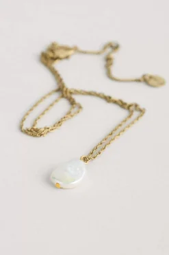 Valency Freshwater Pearl Pendant Necklace